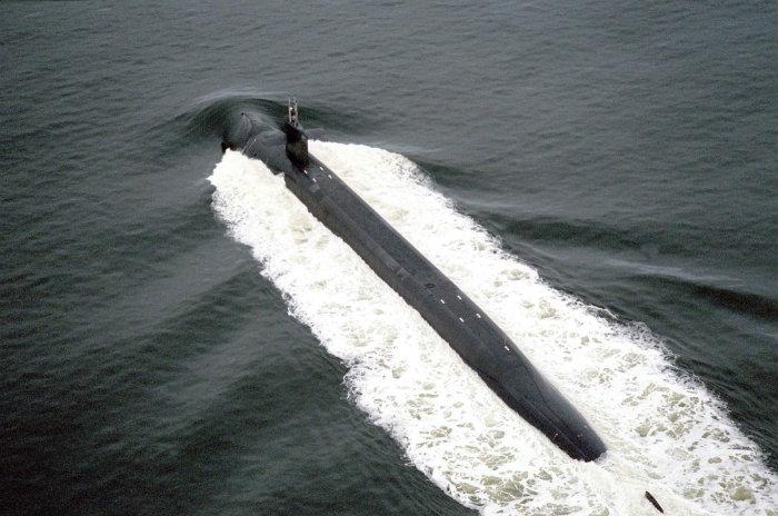 ohio class submarine displacement