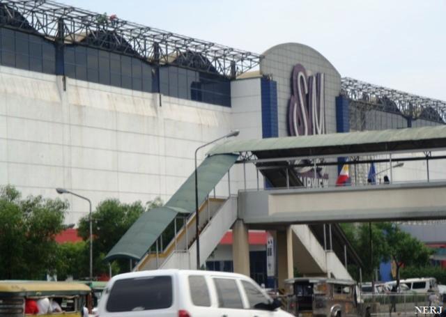 Sm Fairview Fairview Terraces Pedestrian Overpass Quezon City 8088