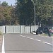 Главный въезд в «Межигорье» в городе Новые Петровцы