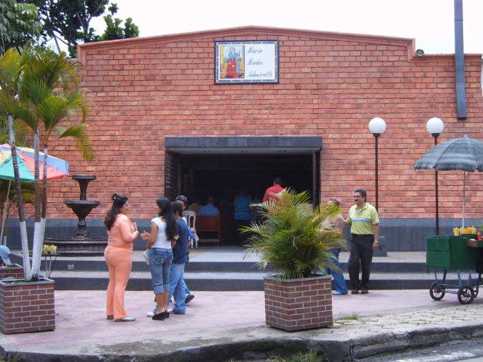 Parroquia Maria Madre Admirable - Medellín