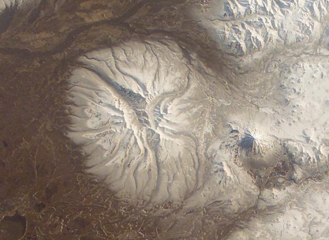 Вулкан Большая Ипелька image 1