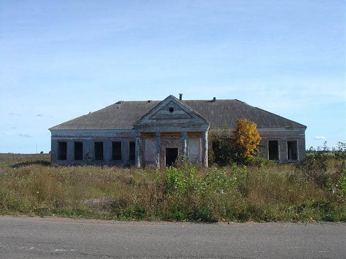 Здание клуба (руины)   Кёрстово достопримечательность image 2