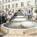 Фонтан с рыбками в городе Байконур