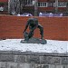 Скульптура «Булыжник - оружие пролетариата» в городе Киев