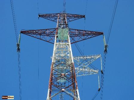 File:Overhead power lines in Dnipro, Ukraine.jpg - Wikimedia Commons