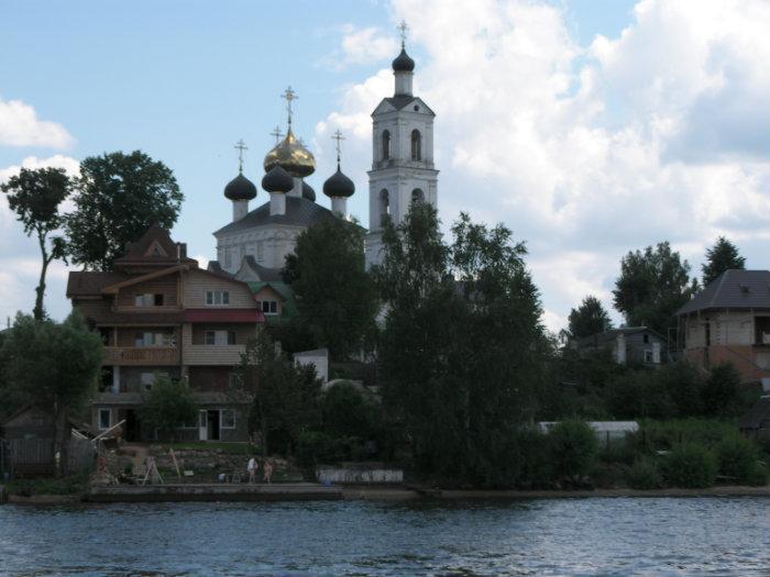 Храм Воздвижения Креста Господня в Свердлово