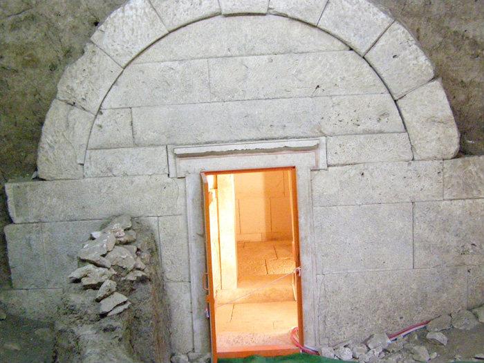 Тракийска гробница