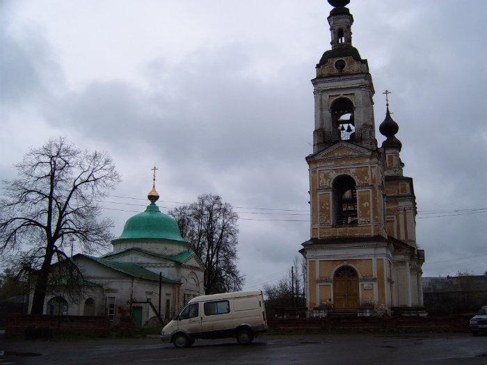 Троицкая и Введенская церкви в Плесе