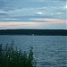 костровая площадка на берегу в городе Бердск