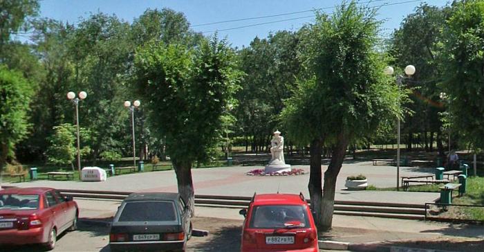 Памятник Льву Абрамовичу Кассилю   Энгельс image 7