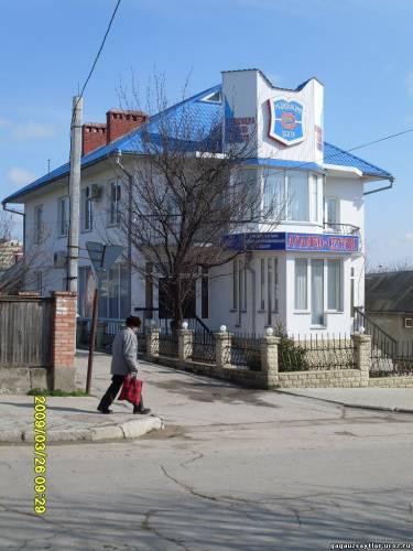 Очередь в регистратуру поликлиники фото