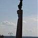 Скульптура на постаменте «Крылатая» в городе Могилёв