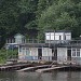 Остатки заброшенной станции МЧС на Химкинском водохранилище в городе Москва