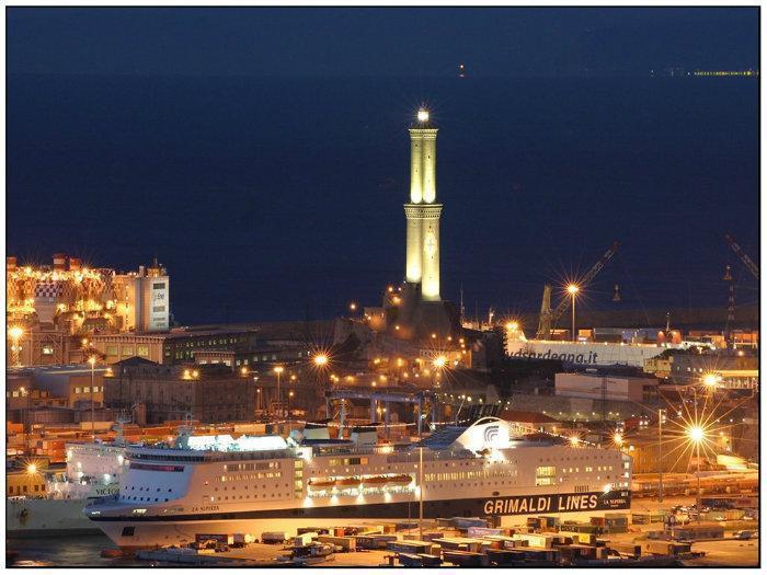 Lighthouse of Genoa - Wikipedia