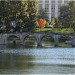 Пешеходный мост через пруд-регулятор в городе Москва