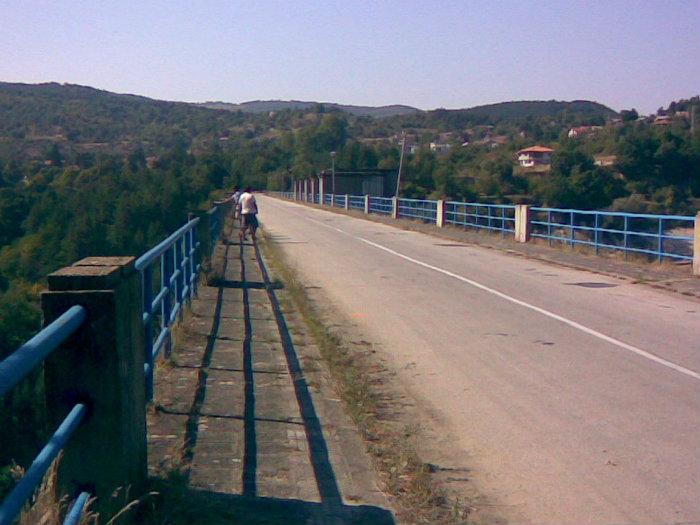 Язовирна стена на язовир Тополница