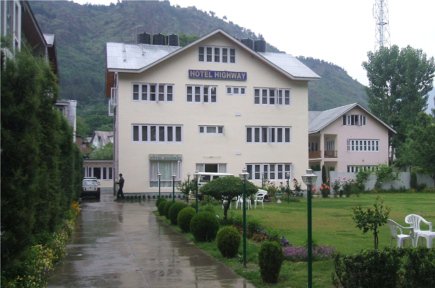 hotel ismail srinagar location