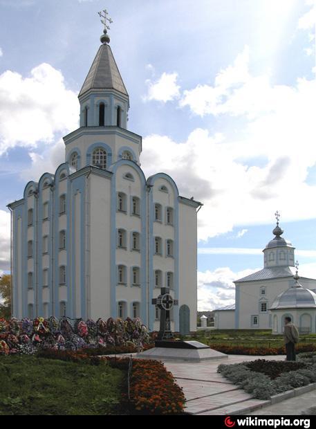 Забор у Церковь в Коряжме