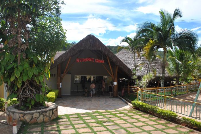 Conheça o Águas Corrente Park, Cachoeira dentro de um Parque Aquático