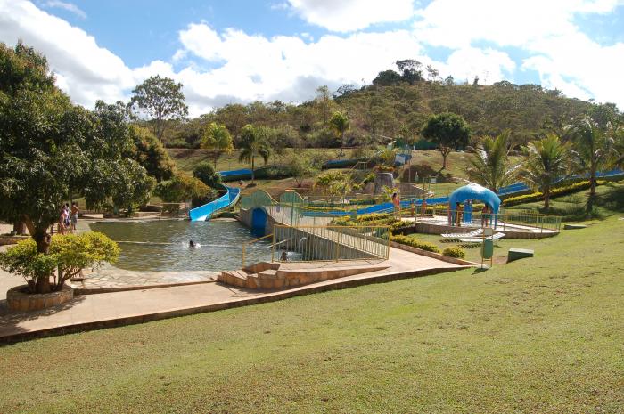 Conheça o Águas Corrente Park, Cachoeira dentro de um Parque Aquático