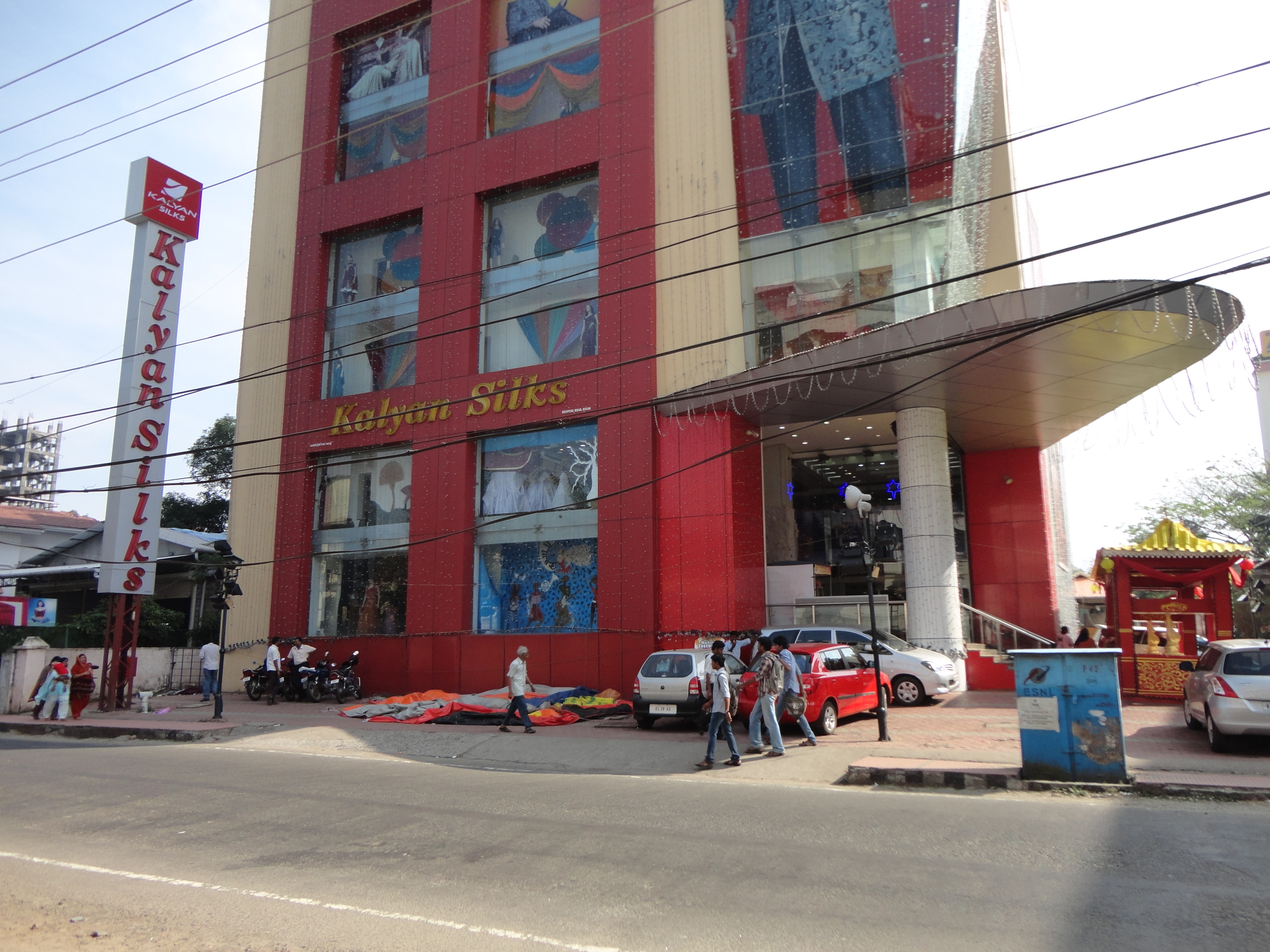 Kalyan Silks Kochi kalyan-silks-kochi