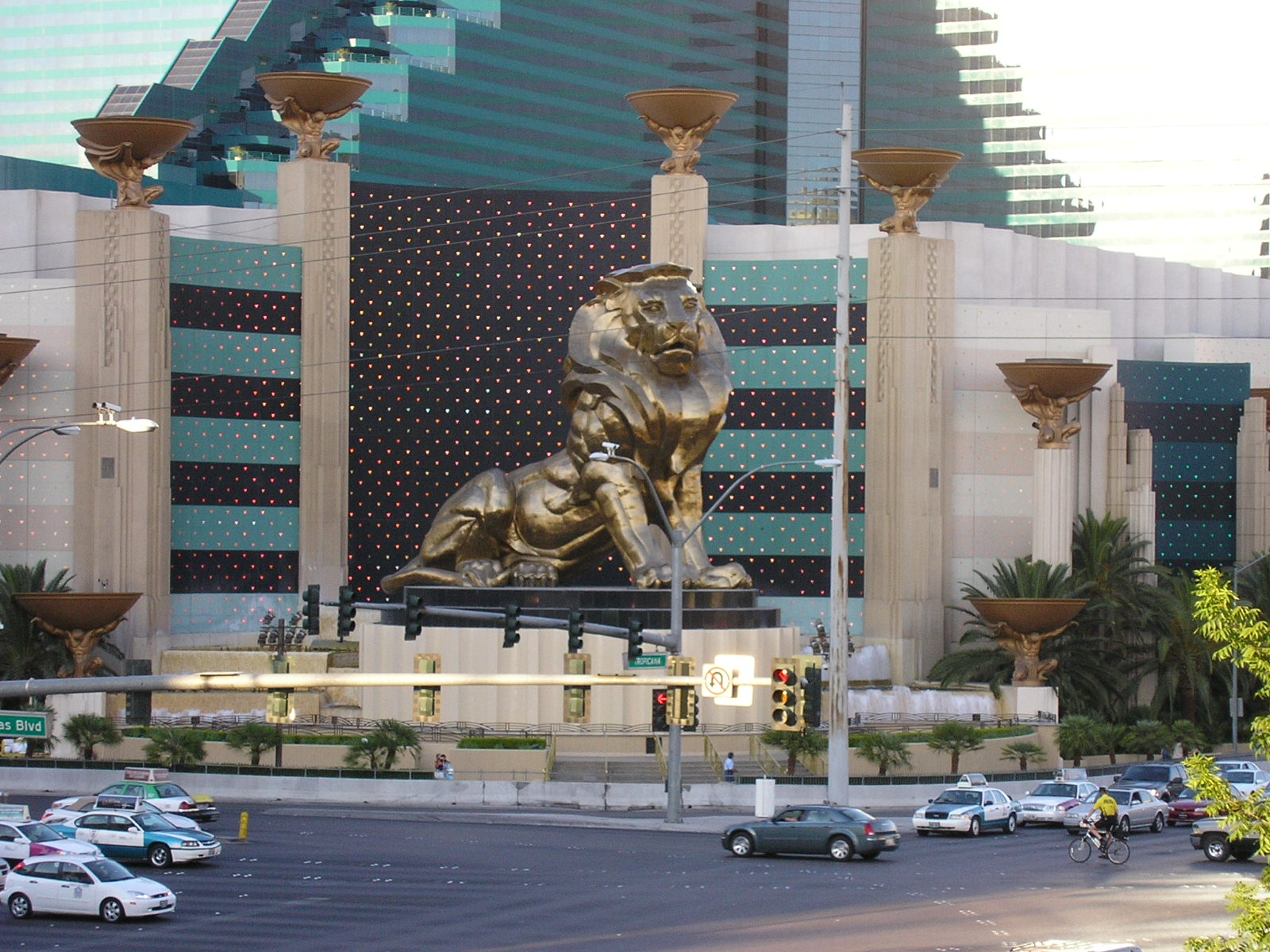 mgm grand hotel and casino parking