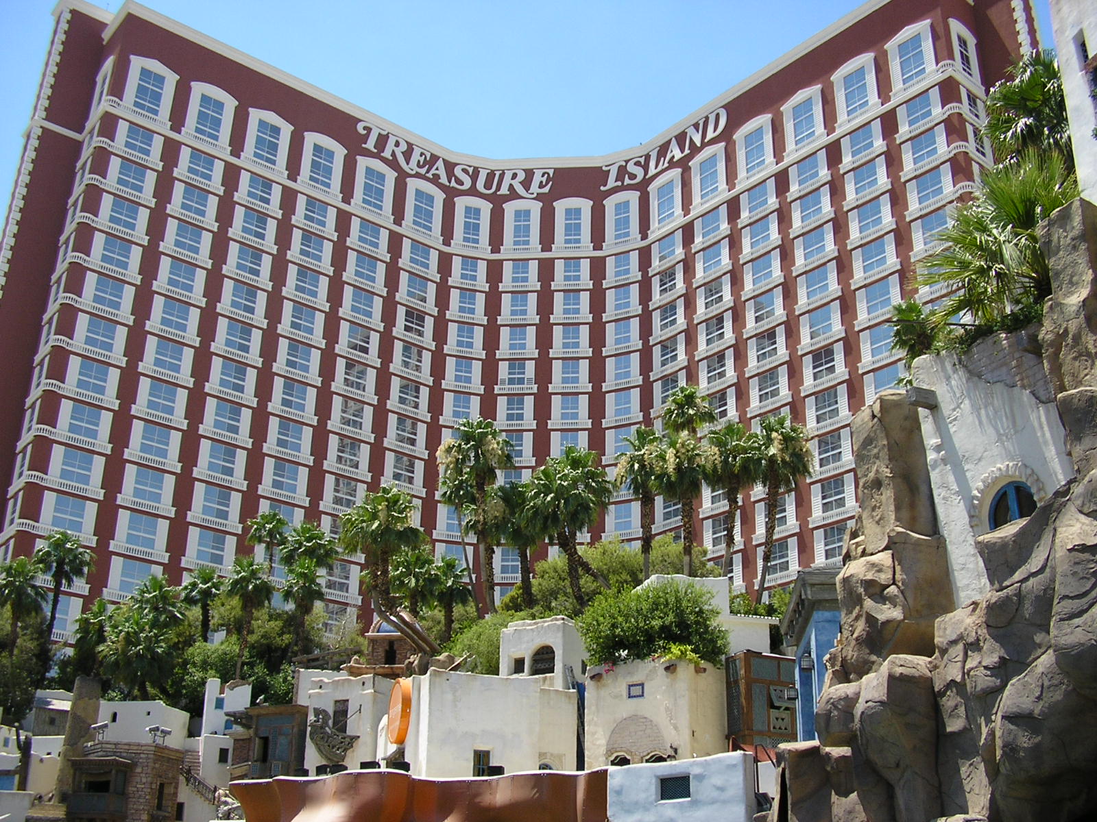 treasure island resort and casino amphitheater restrooms