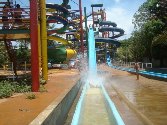 Primeiro grande parque aquático do Acre terá toboáguas radicais, rio lento  e até piscina de ondas