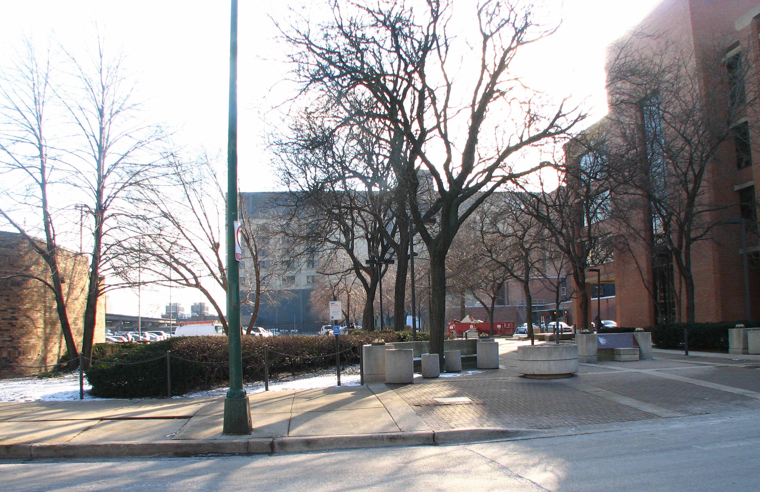 Uic Administrative Office Building Chicago Illinois