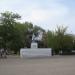 Трибуна с памятником Ленину в городе Таш-Кумыр