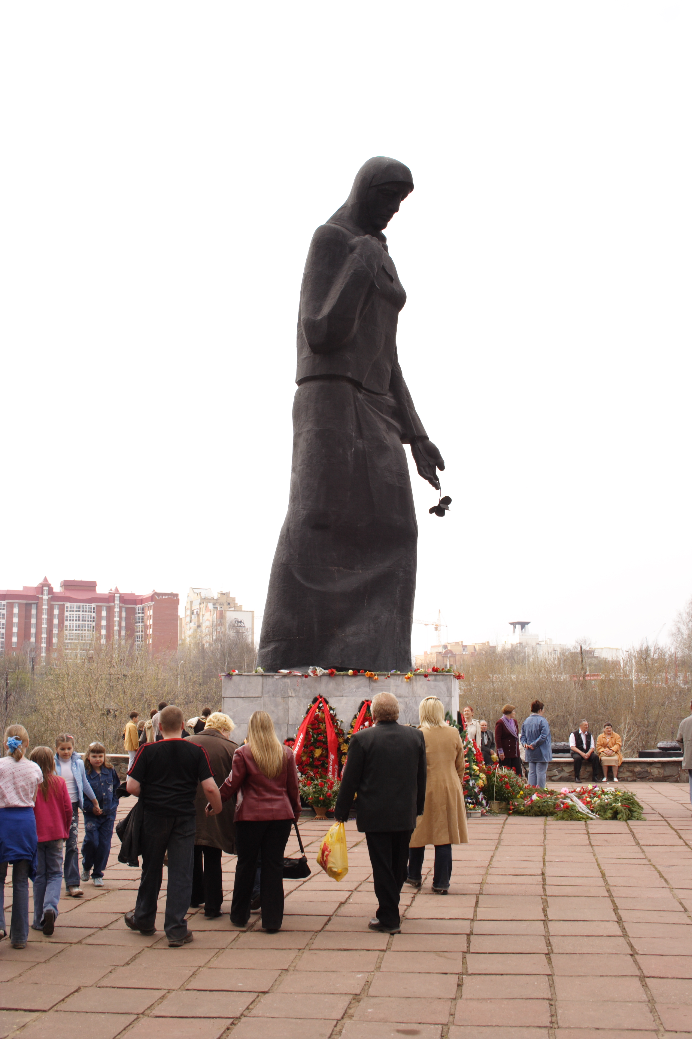 Монумент Скорбящая мать Пермь