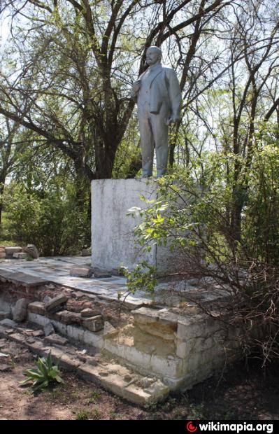 Памятник В.И. Ленину   Нижнепетровский image 3