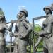 Somogyi József: Aratók c. szobra in Dunaújváros city