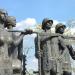Somogyi József: Aratók c. szobra in Dunaújváros city