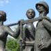 Somogyi József: Aratók c. szobra in Dunaújváros city