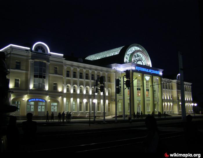 Олар менің кискама үлкен дилдоларды итеріп жатыр. Порно сайт: ер адамдарды іздейтін жұп