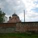Сохранившийся фрагмент стены Гуслицкого Спасо-Преображенского монастыря в городе Куровское