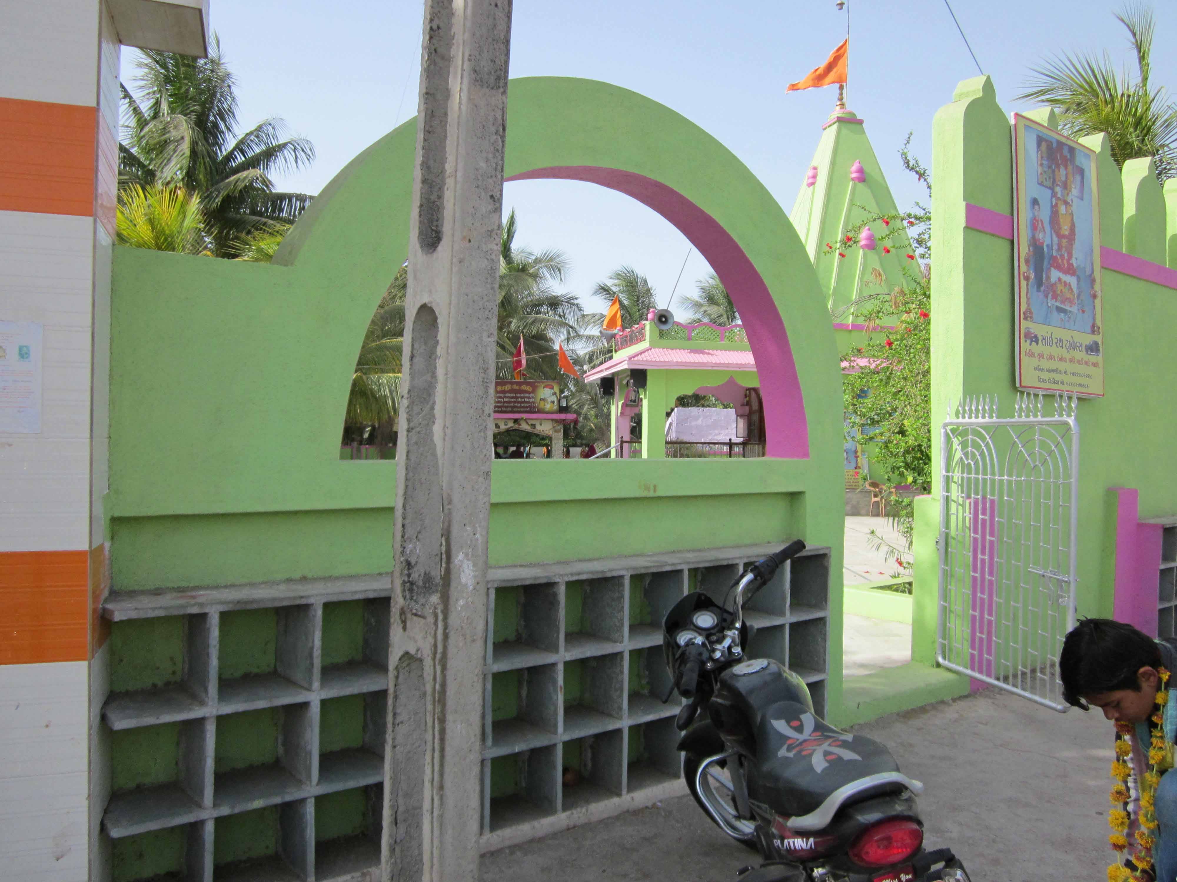 Shirdi Sai Darbar Bay Area Hindu Temple 30 - xb9f2ee