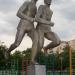 Статуя двух бегунов братьев Знаменских в городе Москва