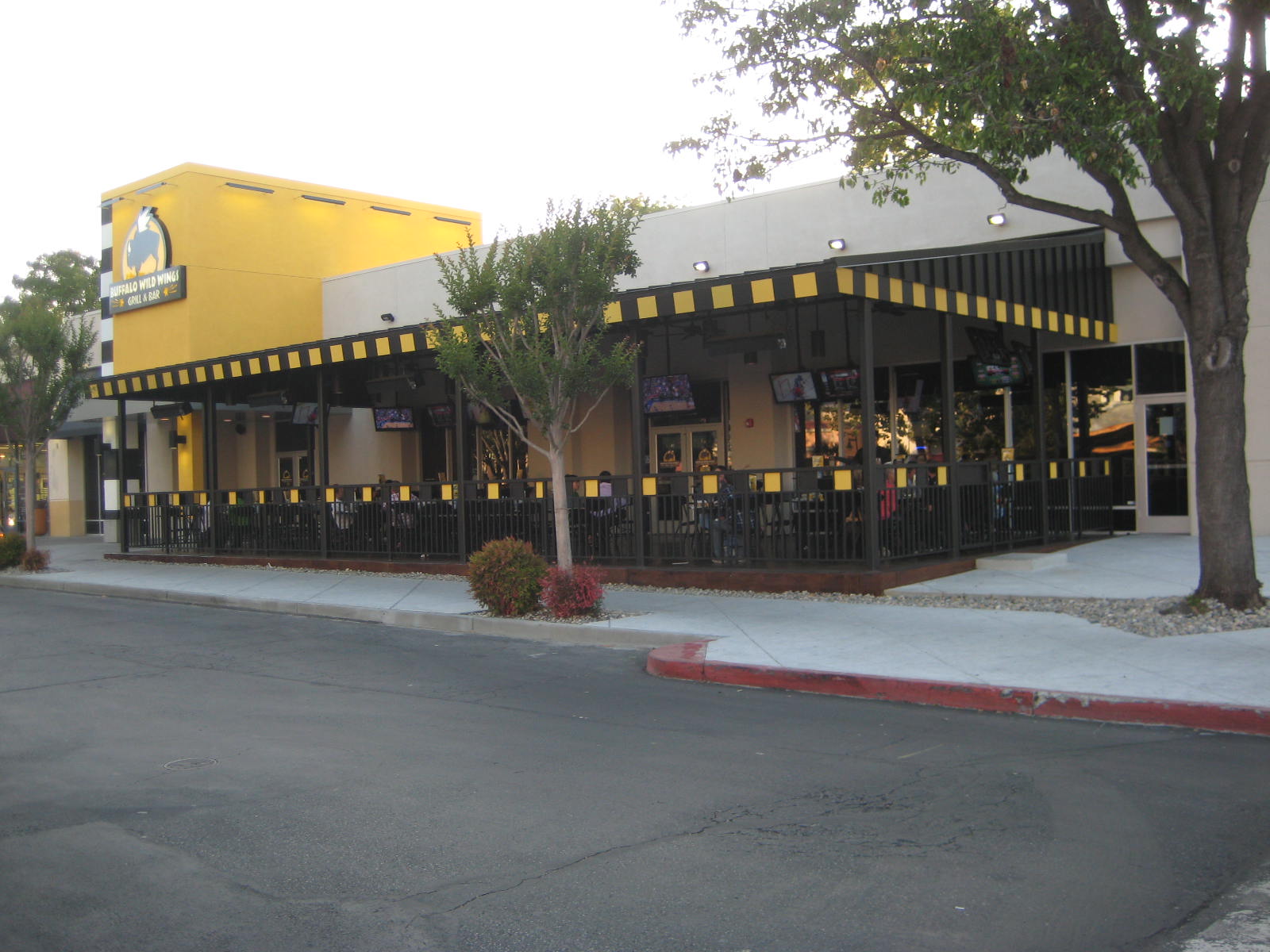 buffalo-wild-wings-grill-bar-san-jose-california