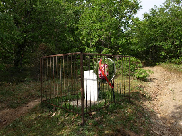 Паметник на младши сержант Таню Енчев