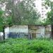 Развалины бревенчатого строения в городе Москва