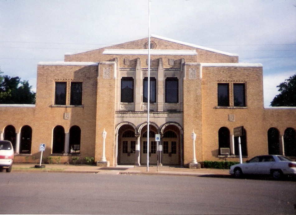 graham-memorial-auditorium-graham-texas