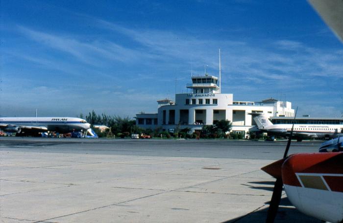 Aeropuerto Internacional de Ilopango - Ilopango