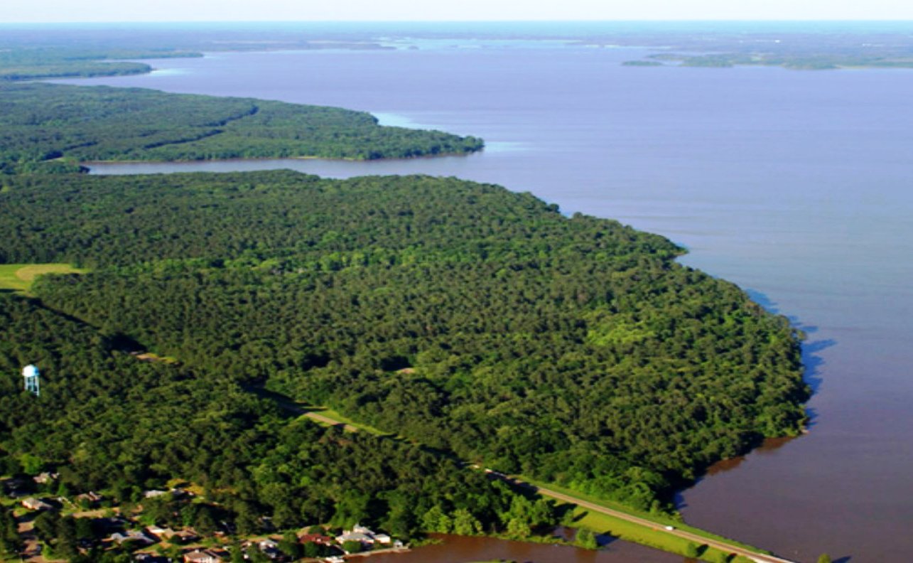 Aerial view of Ross Barnett Reservoir