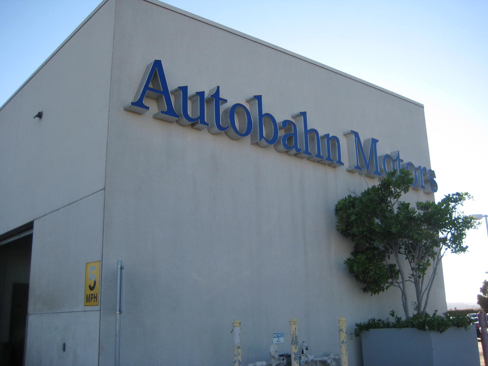 Autobahn Motors MercedesBenz