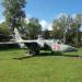 Самолет СУ-25 в городе Остров