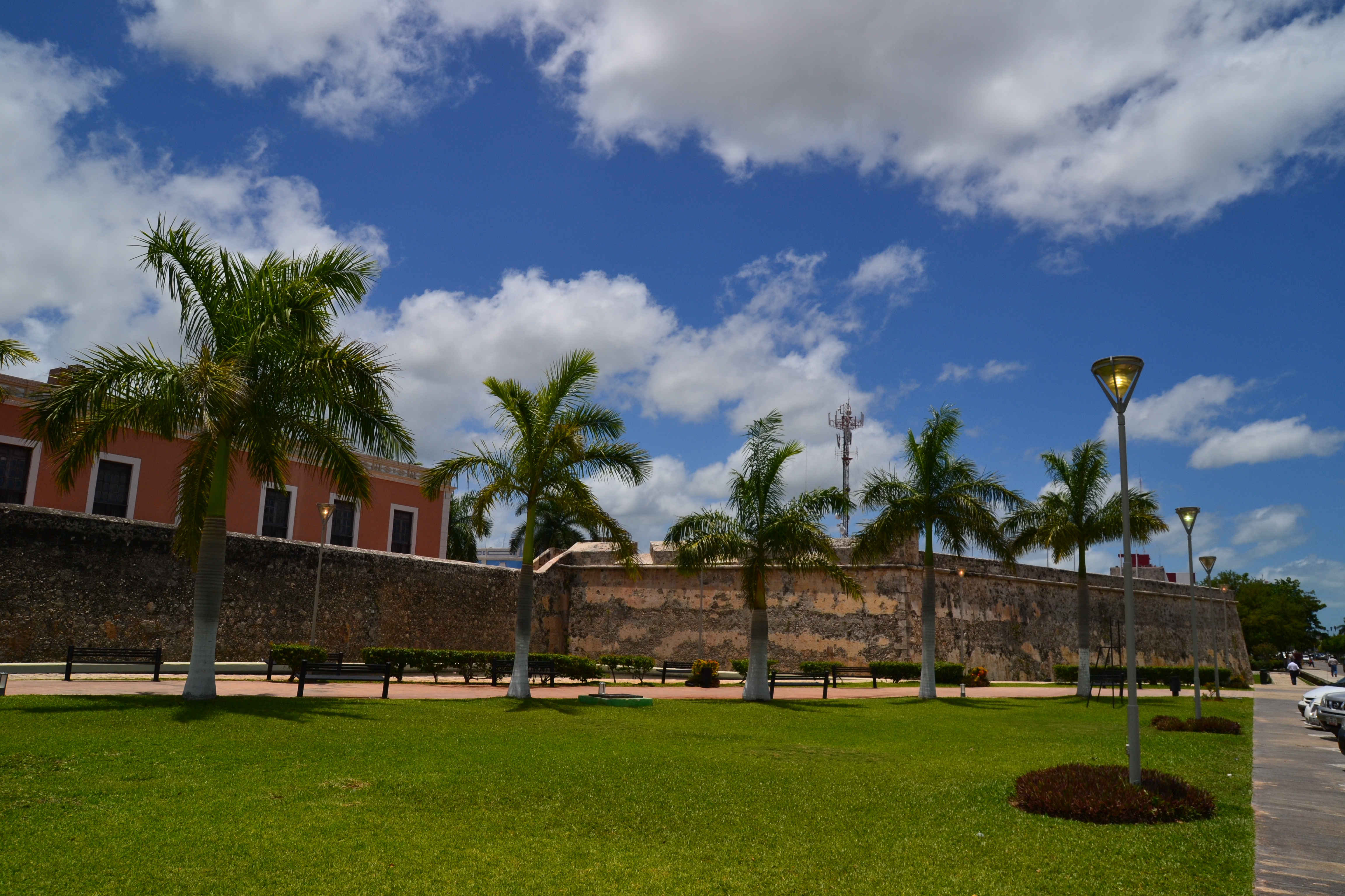 Baluarte de la Soledad, nombrado así en honor a la Virgen de la Soledad.