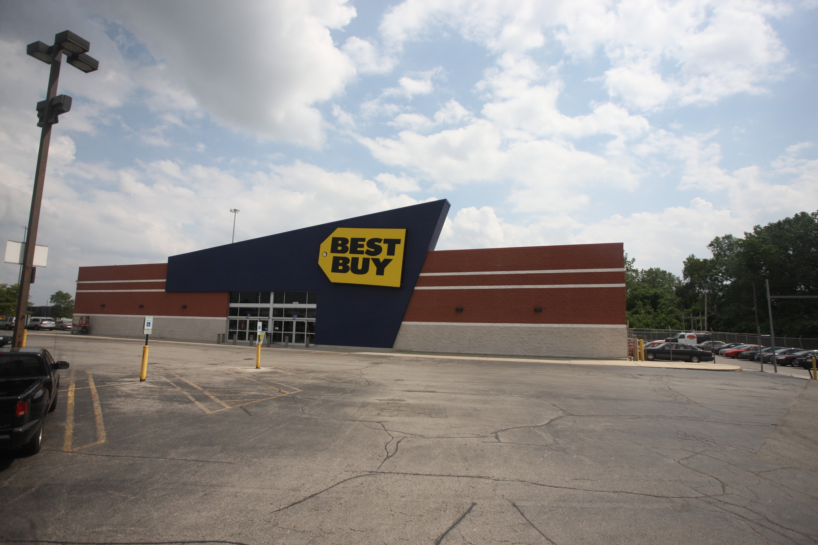 Former Best Buy Chicago, Illinois South Lafayette Avenue, 8900