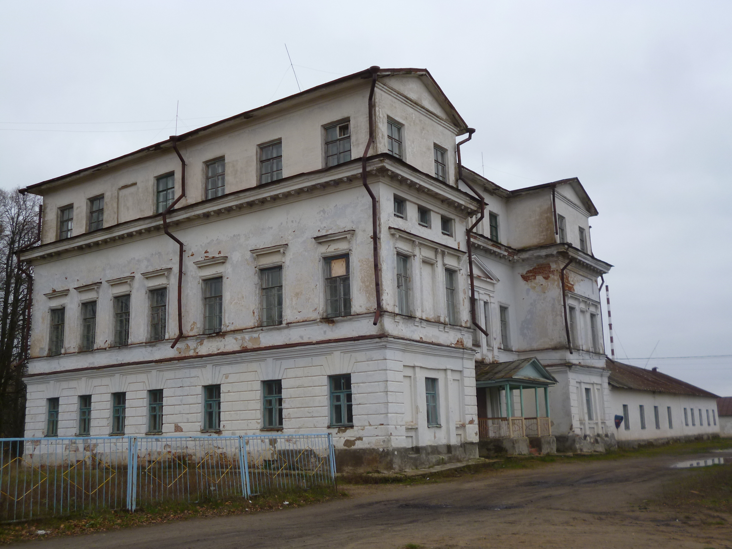 Господский дом усадьбы Денисово - Денисово | достопримечательность